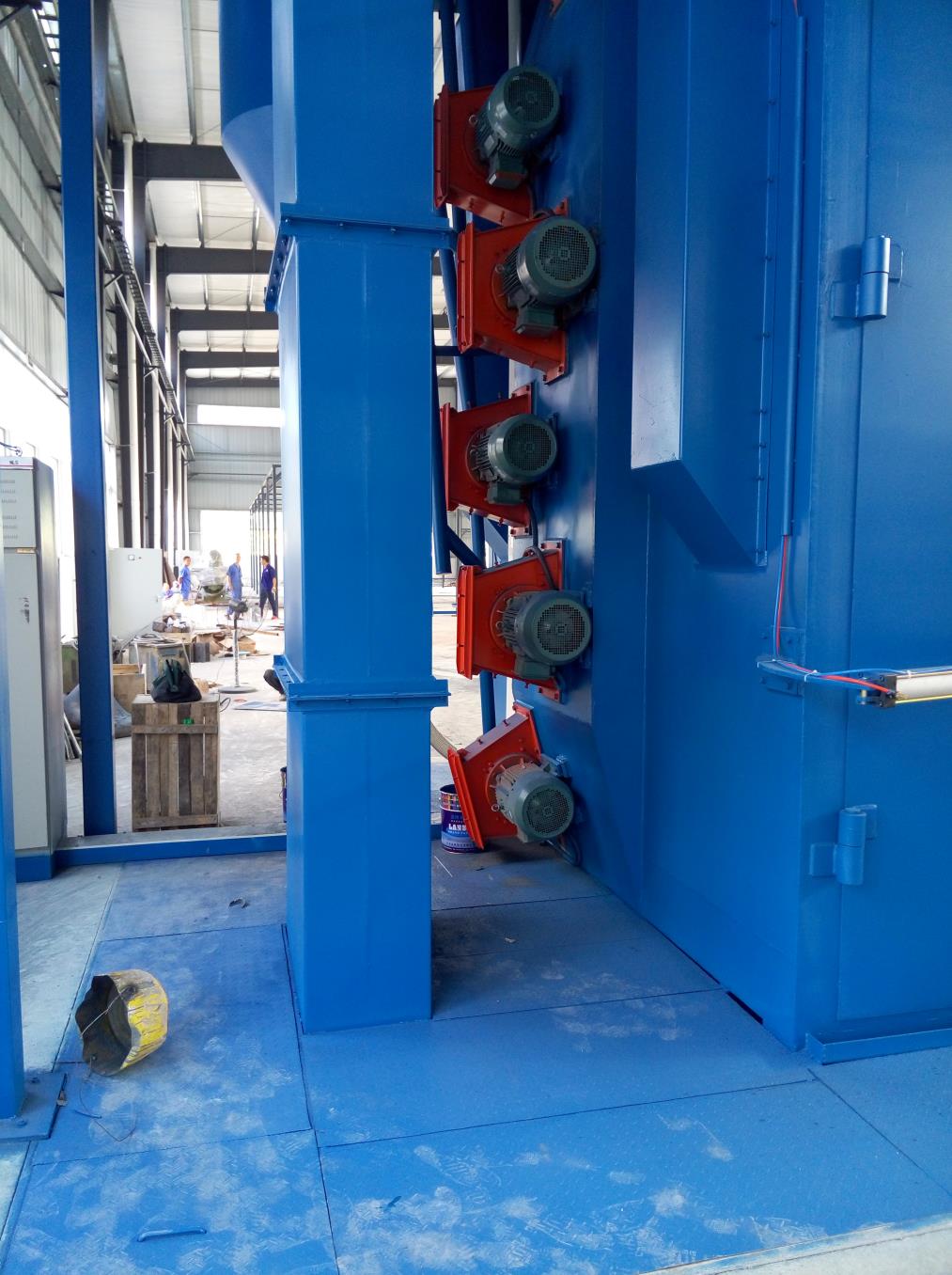 江蘇拋丸機(jī)除銹設(shè)備 選擇性價(jià)比高的拋丸機(jī)?