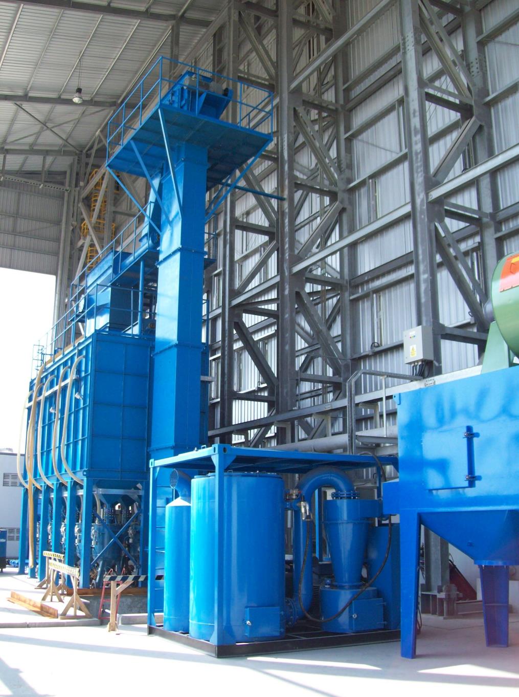 江蘇拋丸機(jī)除銹設(shè)備 原廠在拋丸機(jī)上配套的除塵器有什么優(yōu)勢(shì)?